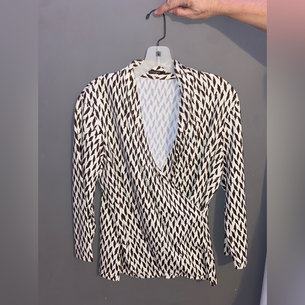 J. Mclaughlin top, in perfect condition.